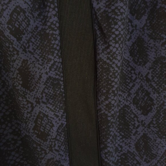 Athleta Brooklyn Jogger Blue Snakeskin Size 8 - Picture 9 of 13